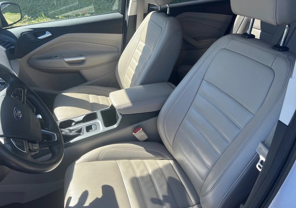 Ford Escape cena 52800 przebieg: 126000, rok produkcji 2017 z Knurów małe 781
